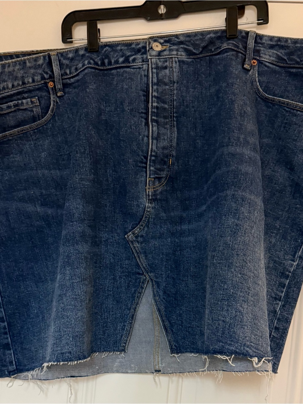 NWT Old Navy Denim Skirt Women’s Plus 30 High Rise Secret Smooth Pockets Raw Hem
